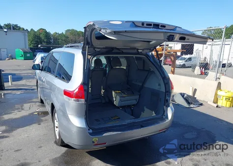 2011 Toyota Sienna Le V6 from USA, damaged, VIN 5TDKK3DC1BS090168